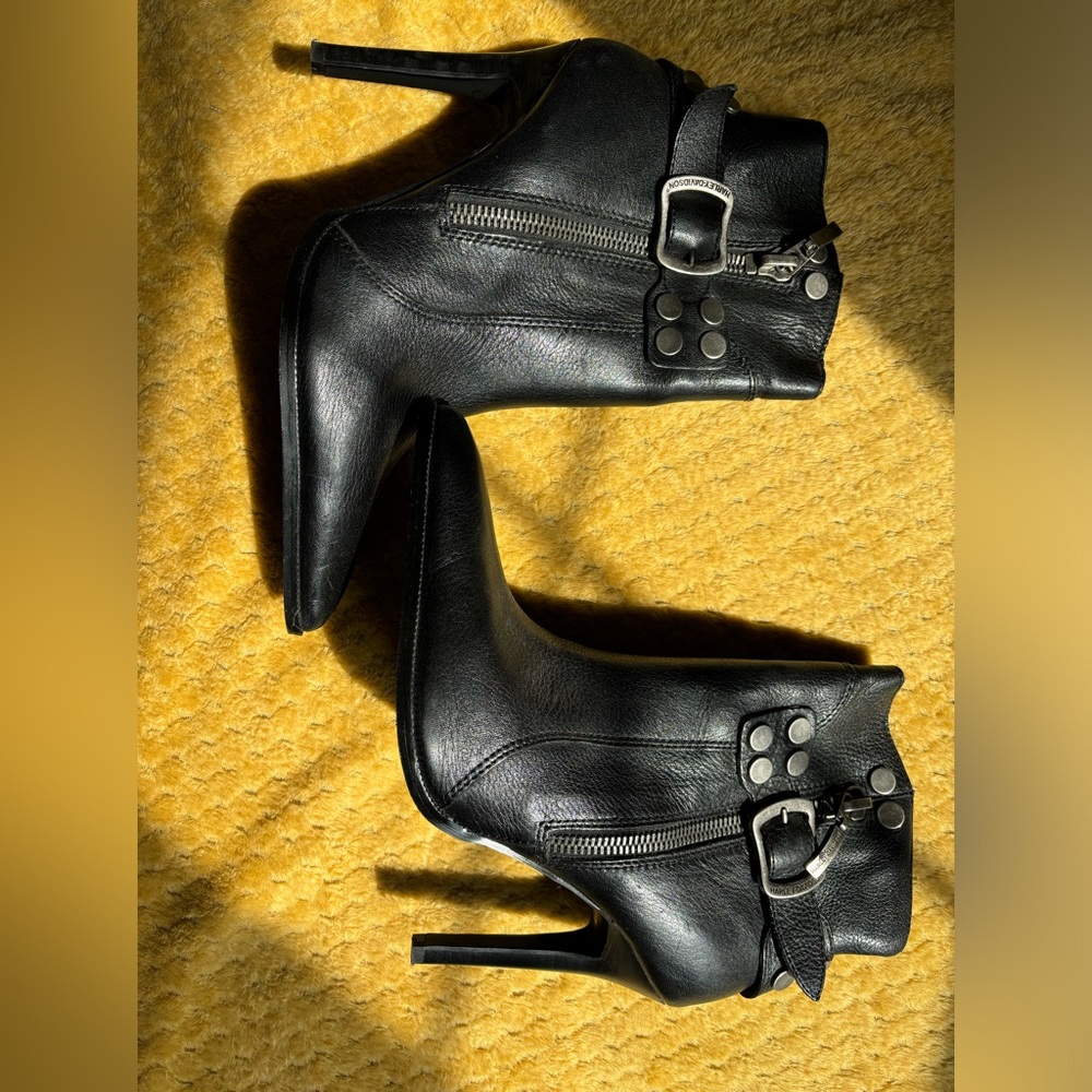Women’s size 8 Harley boots